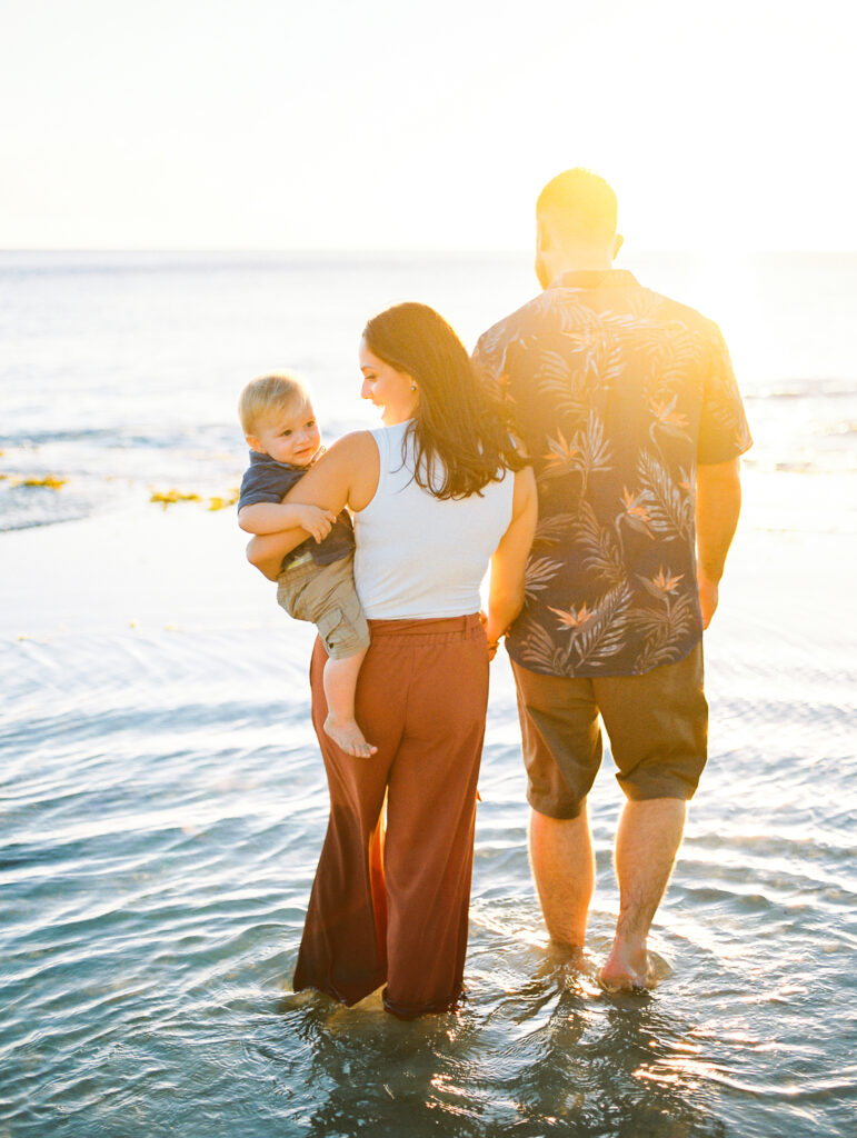 Makua Beach family photoshoot Annie Groves