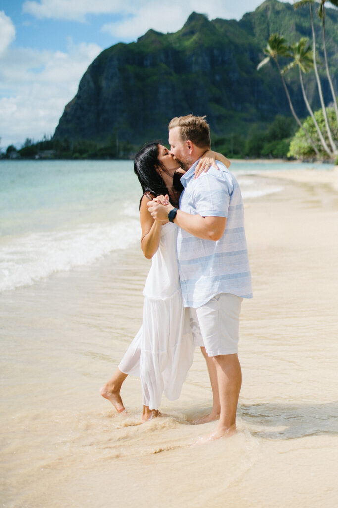 kaaawa beach copule photoshoot annie groves