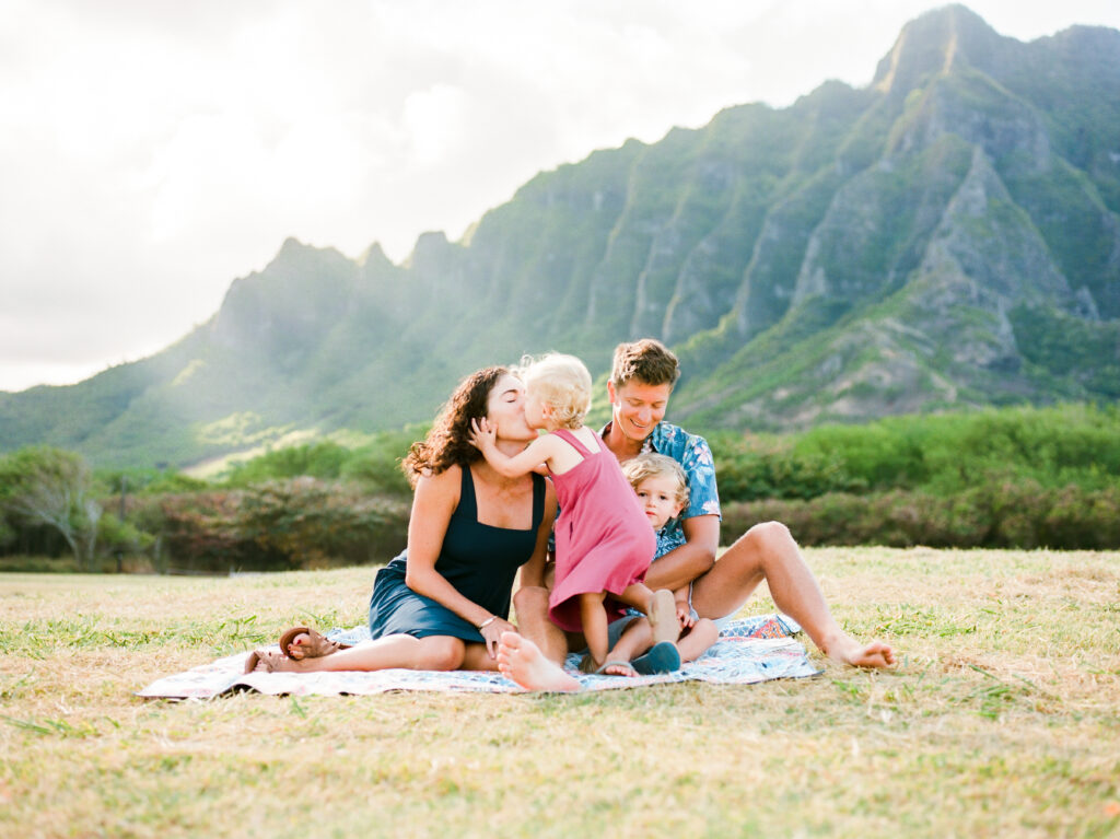 kualoa regional park family photgraphy annie groves