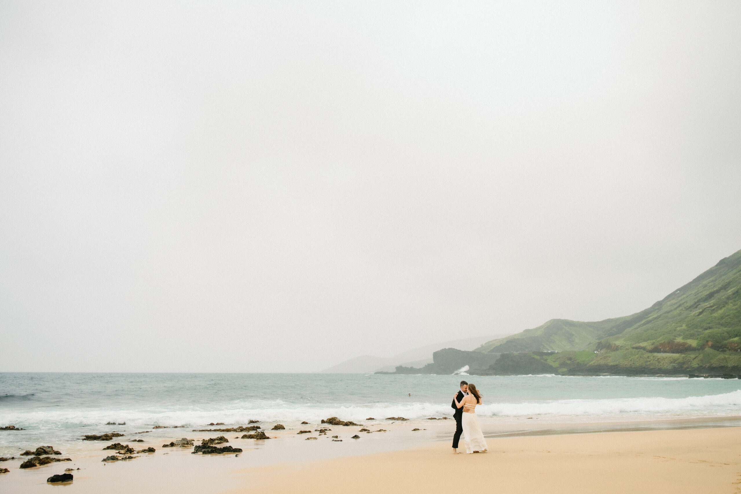 oahu beach brandon and vao couples photography annie groves 13 scaled