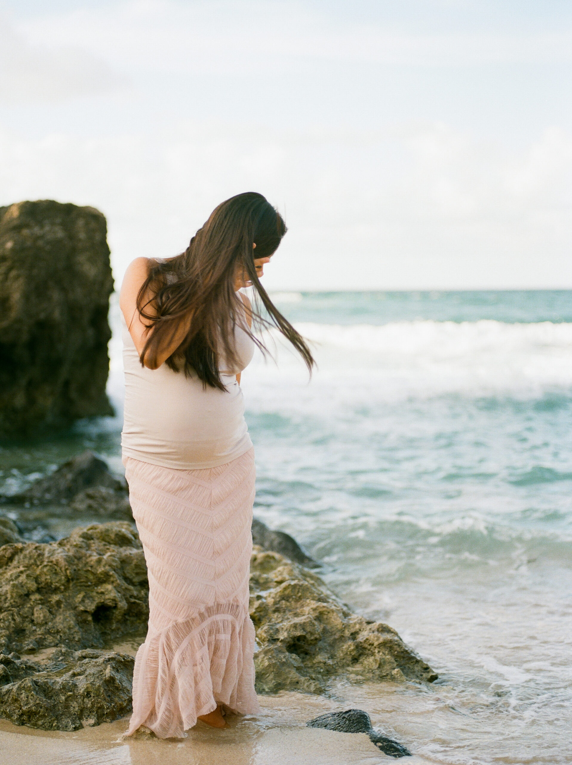 maternity photoshoot hawaii