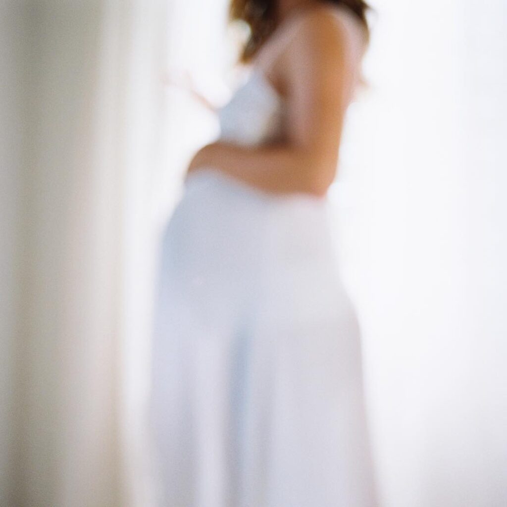 silhouette maternity photoshoot oahu